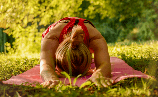 Os exercícios físicos não precisam ser monótonos e entediantes. Pelo contrário, eles podem ser uma fonte de diversão e alegria em nossa vida.